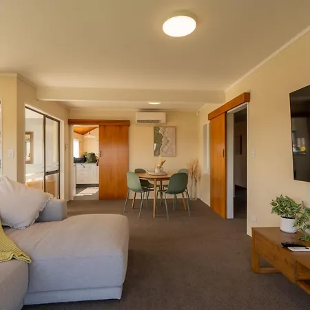 River City Views With Spa Pool, Bbq & Sky Tv Whanganui Exterior foto