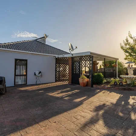 River City Views With Spa Pool, Bbq & Sky Tv Whanganui Exterior foto