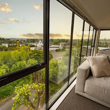 River City Views With Spa Pool, Bbq & Sky Tv Whanganui Exterior foto