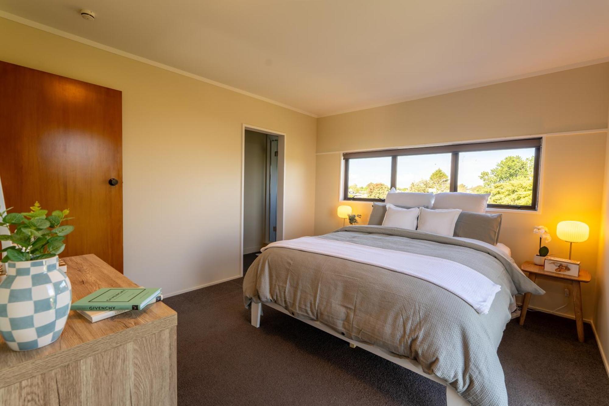 River Views With Pool, Bbq & Sky Tv Holiday home *