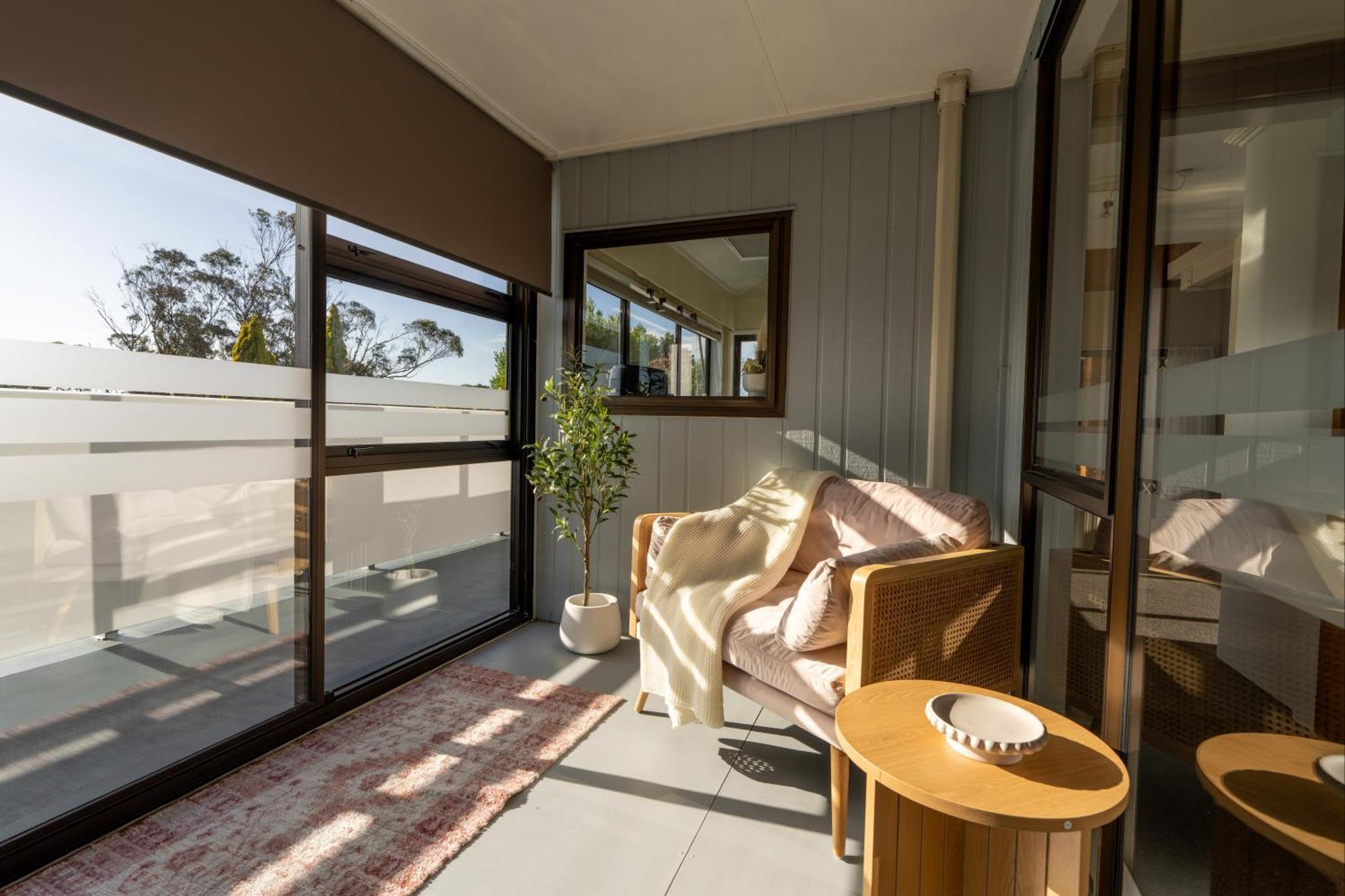 River Views With Pool, Bbq & Sky Tv Holiday home